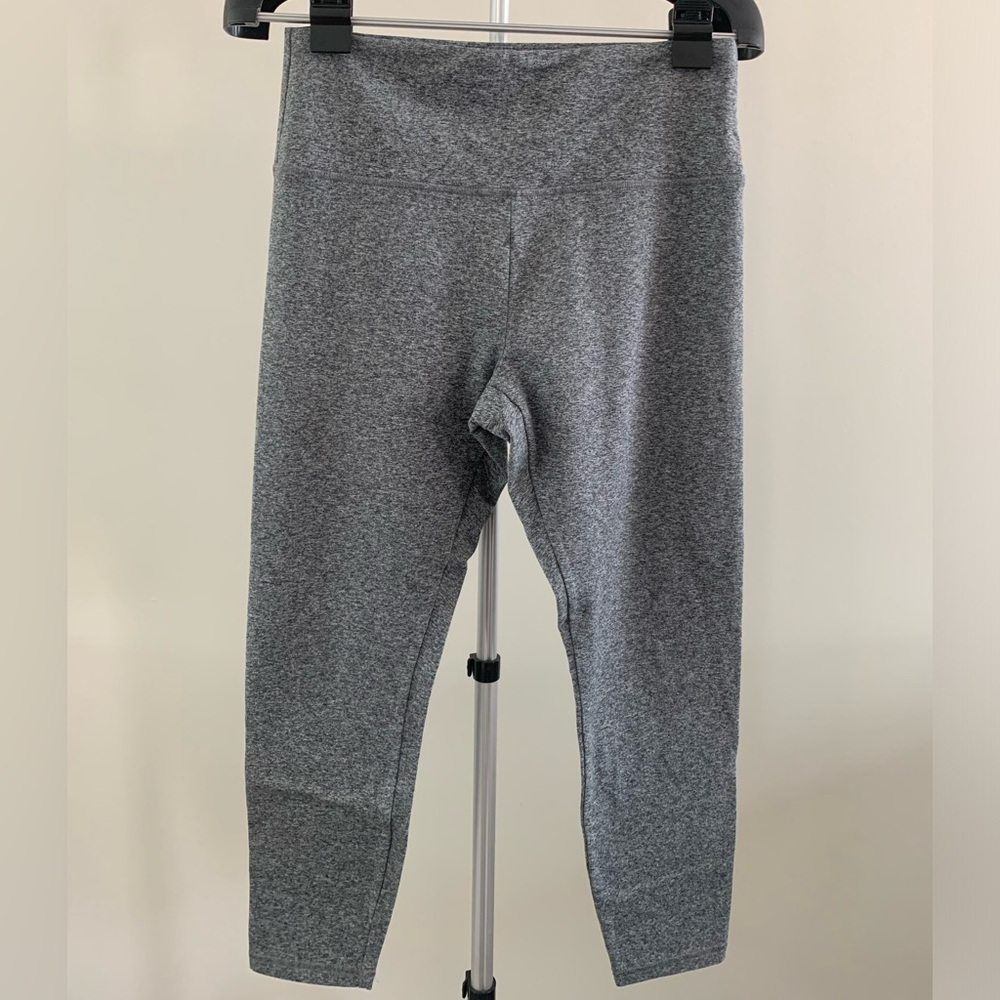 Set of 2 / Capri Length Workout Leggings
